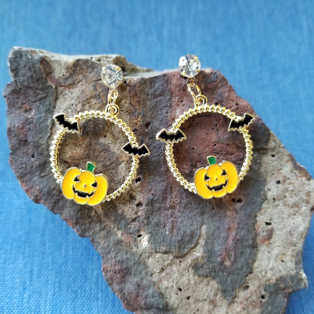 🎃Halloween Pumpkin & Bat Earrings - NWOT